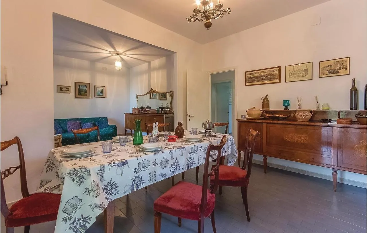 Amazing Apartment In Marti Pi With Kitchen Италия